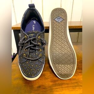 New Sperry Crest Boat Cheetah blue size 7.5